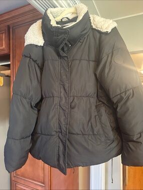 Madden Girl Women’s Black Puffer Jacket with Sherpa Trim